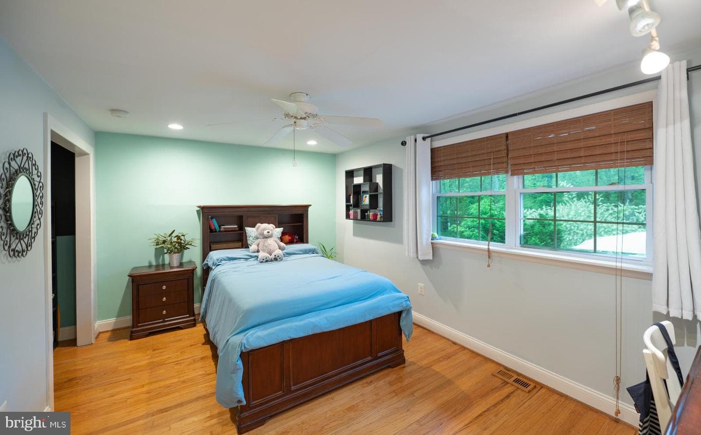 496 Black Swan Lane photo 22