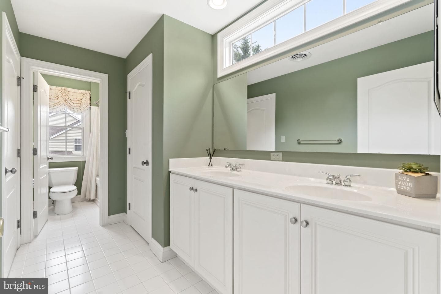 2 Windsor Court photo 31