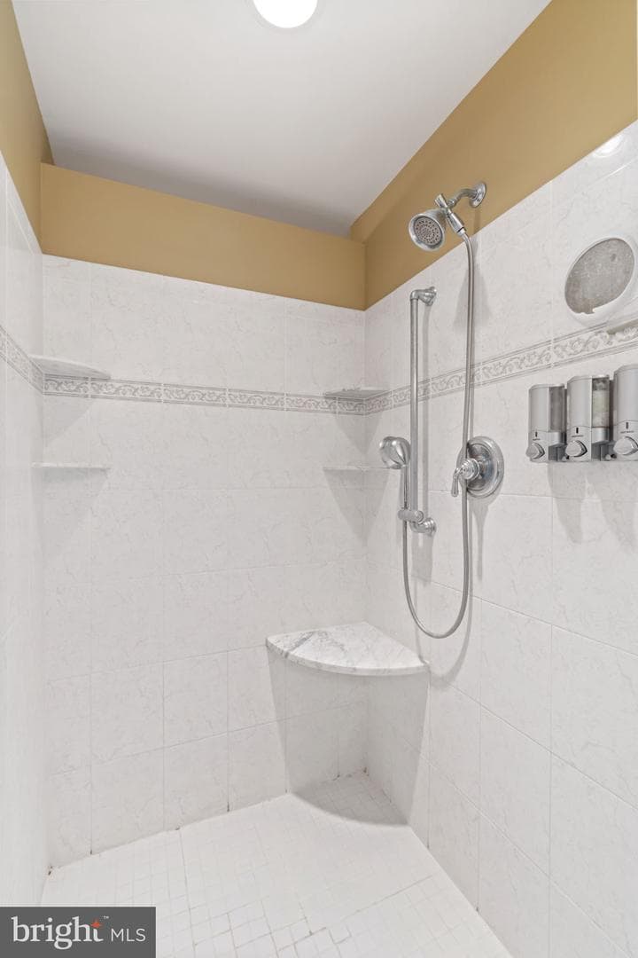 2 Windsor Court photo 48