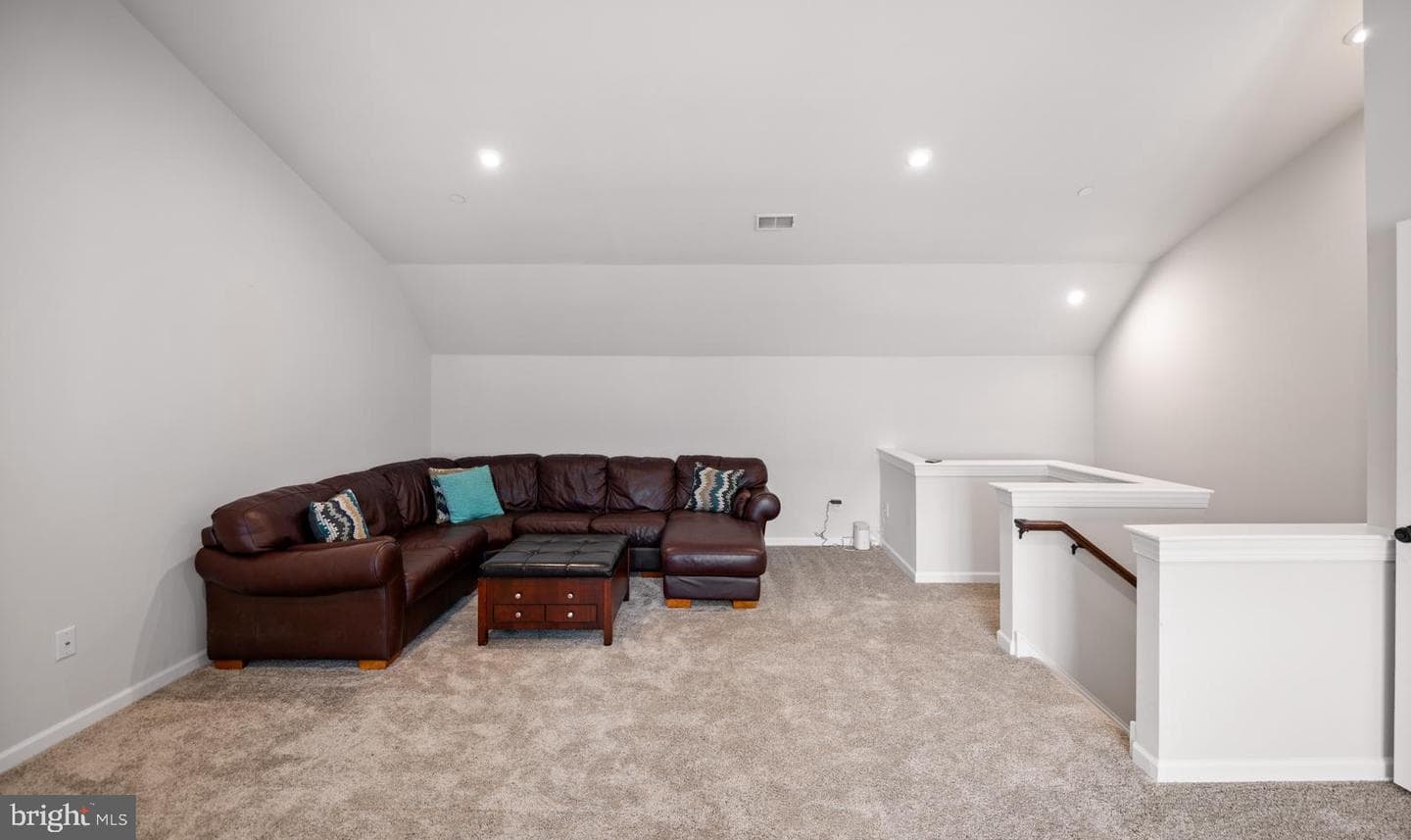 187 Smithworks Boulevard photo 41