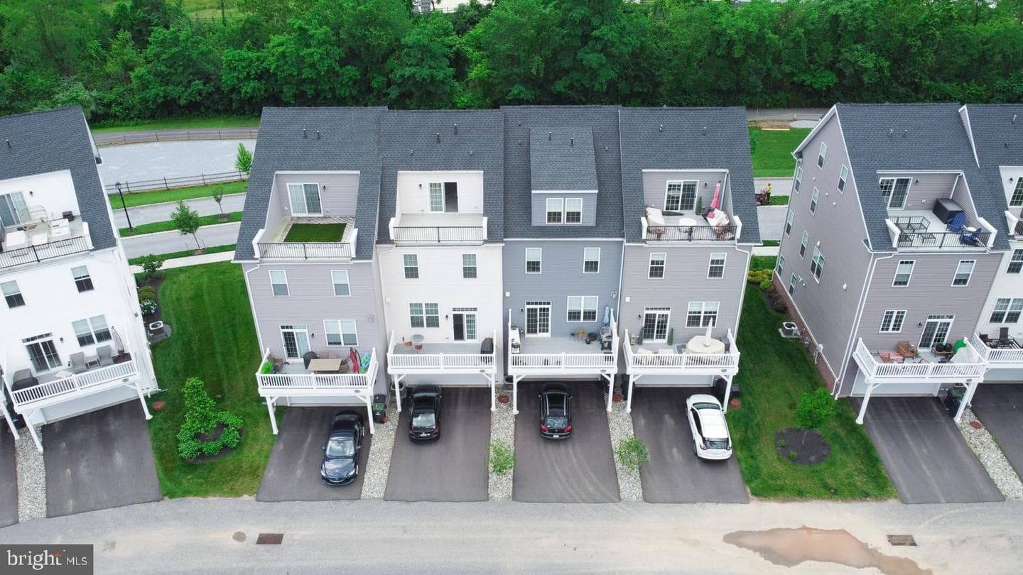 187 Smithworks Boulevard photo 45