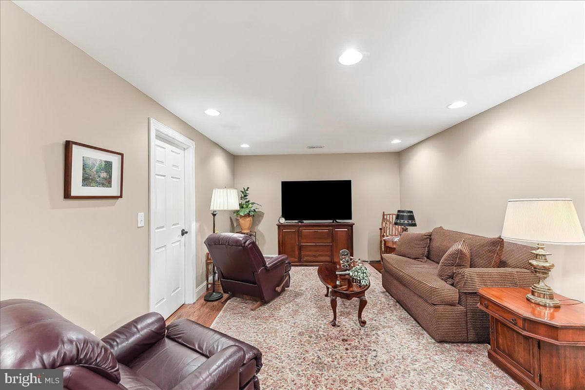 201 Brittany Drive photo 39