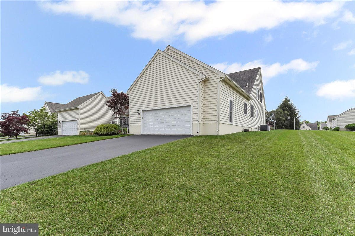 201 Brittany Drive photo 45