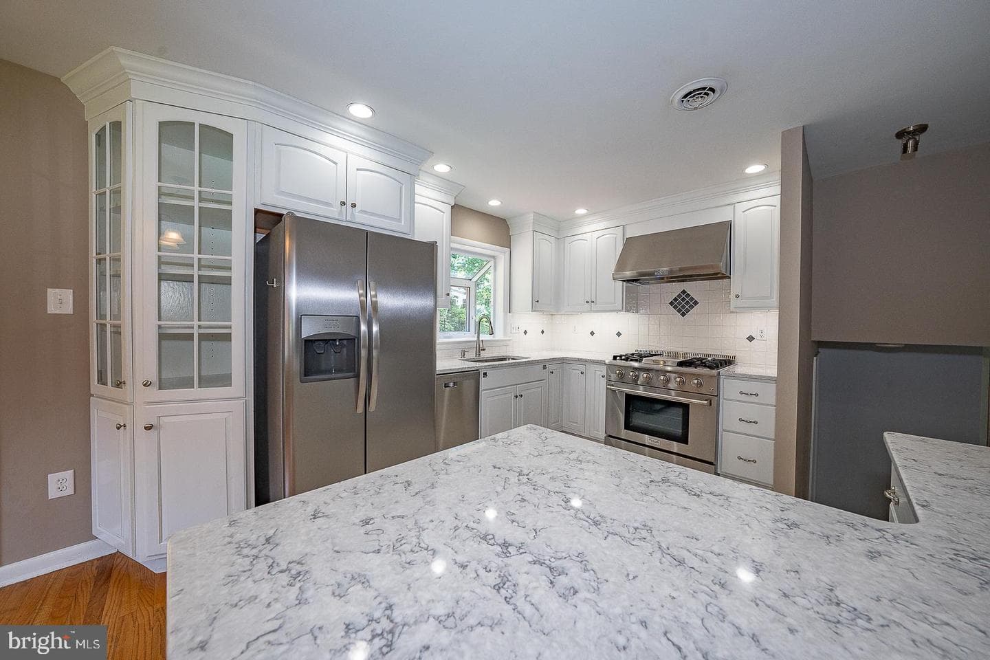 13 Bryan Avenue photo 15