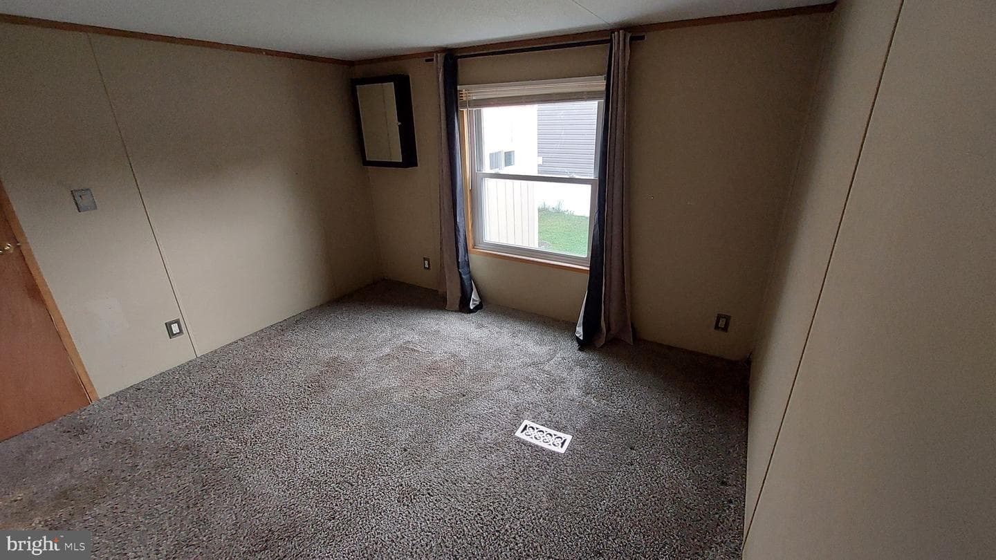 836 Buttonwood Avenue photo 13