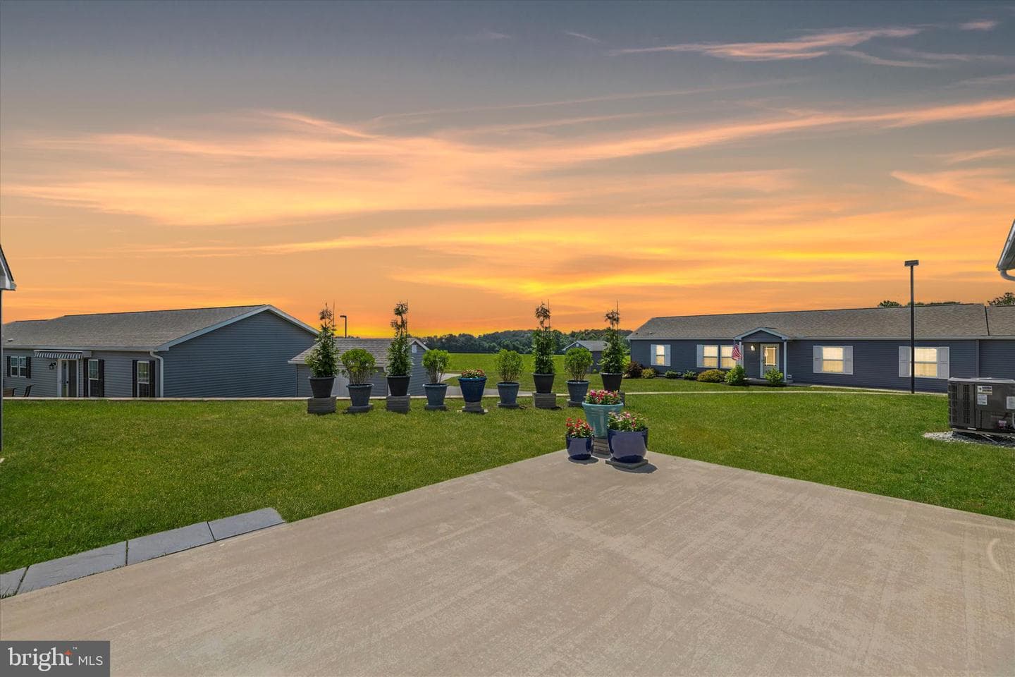 411 Rainbow Drive photo 32