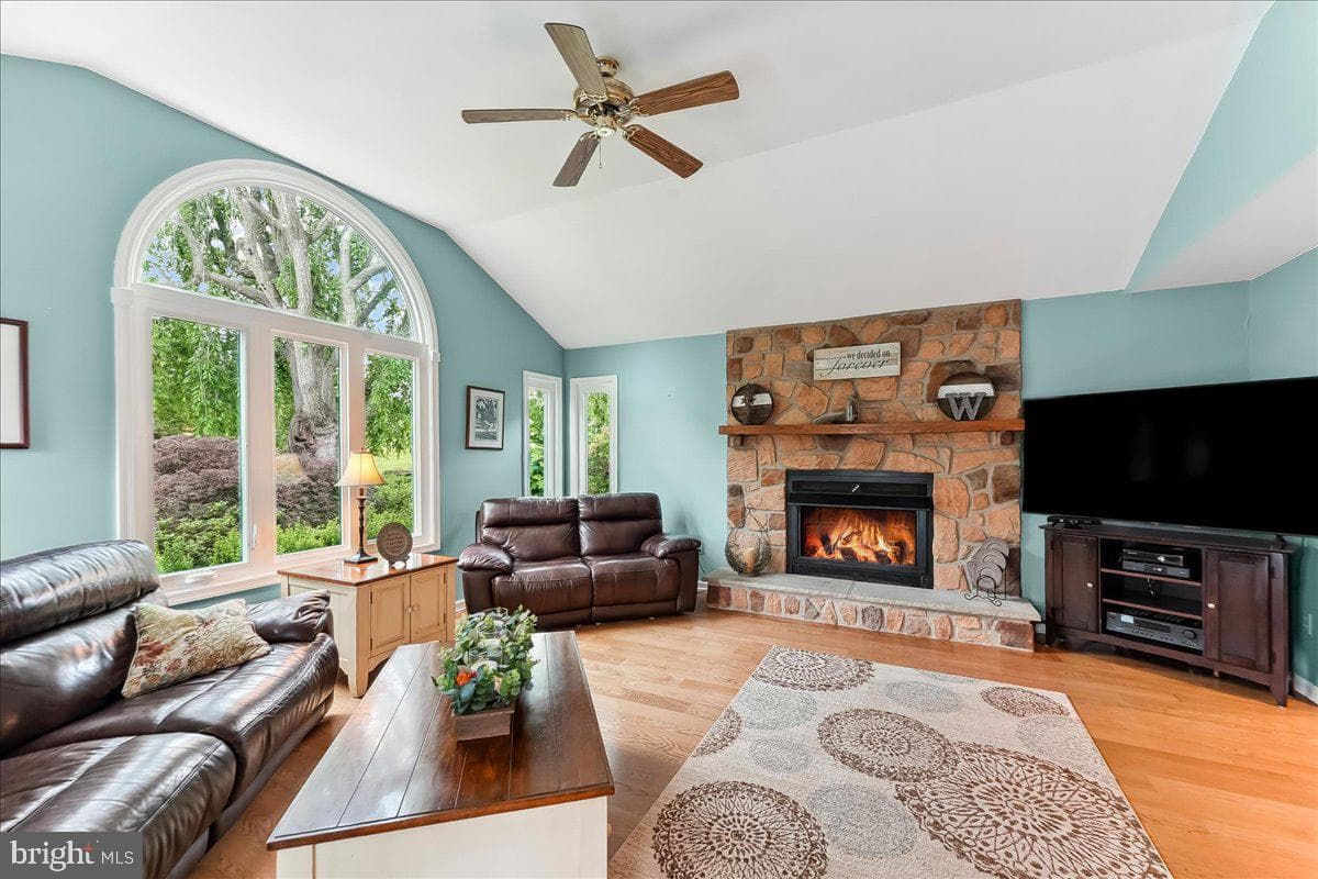 1130 Delaware Lane photo 17