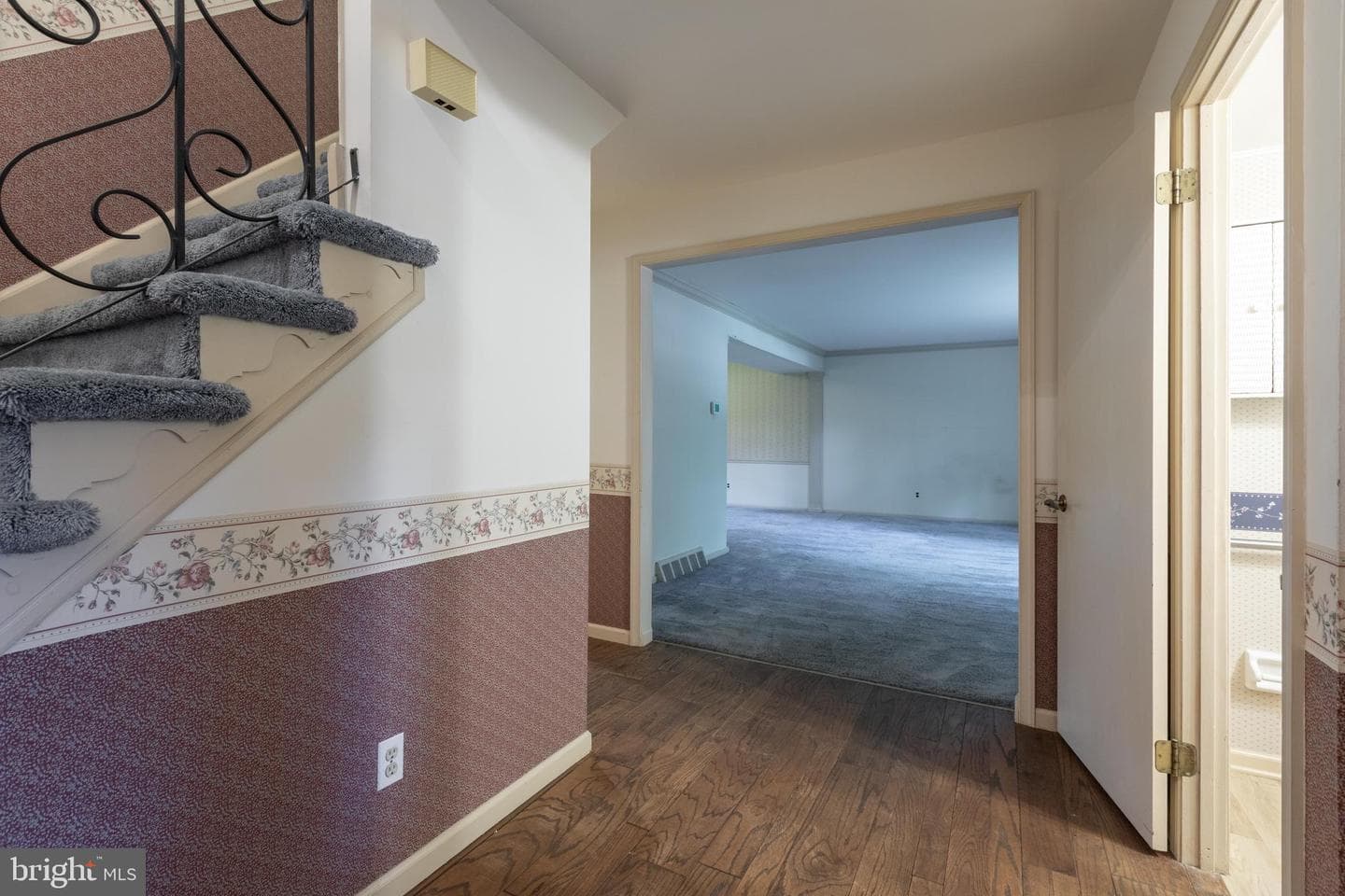 402 Howell Road photo 7
