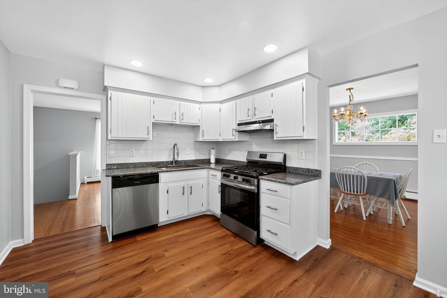 405 Edgewood Drive photo 9