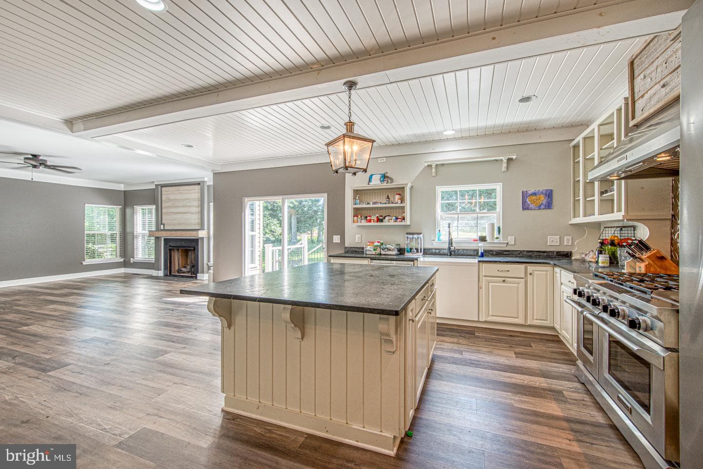 732 Slate Hill Drive photo 14