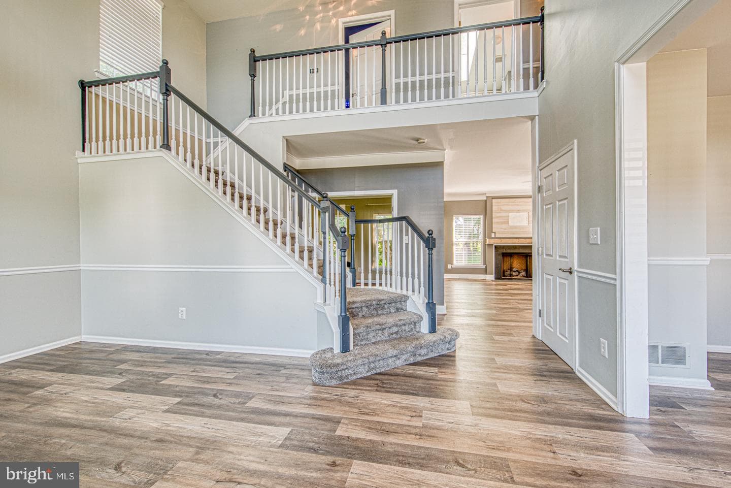 732 Slate Hill Drive photo 2