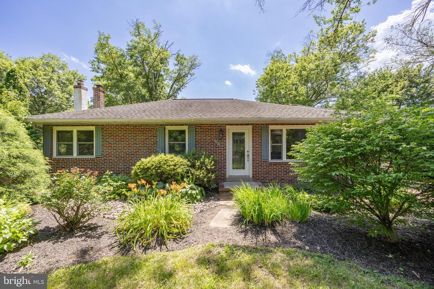 860 Temple Road photo 1