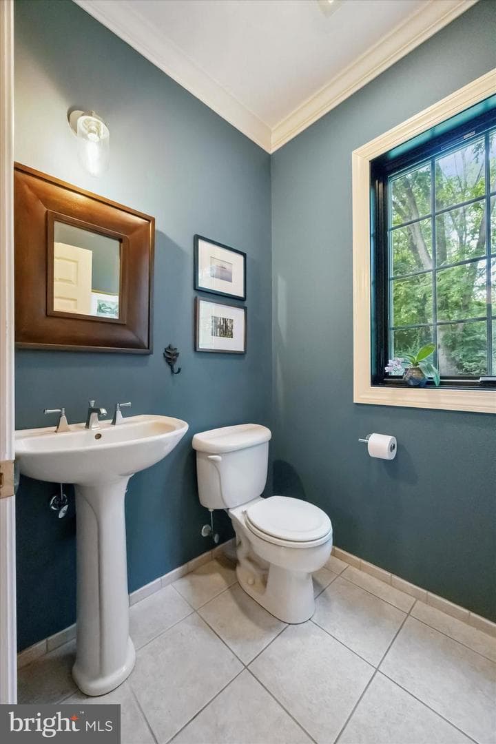 150 Waterview Drive photo 16