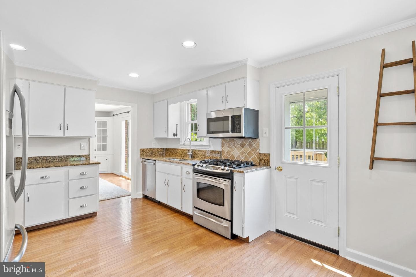 28 Crest Avenue photo 11