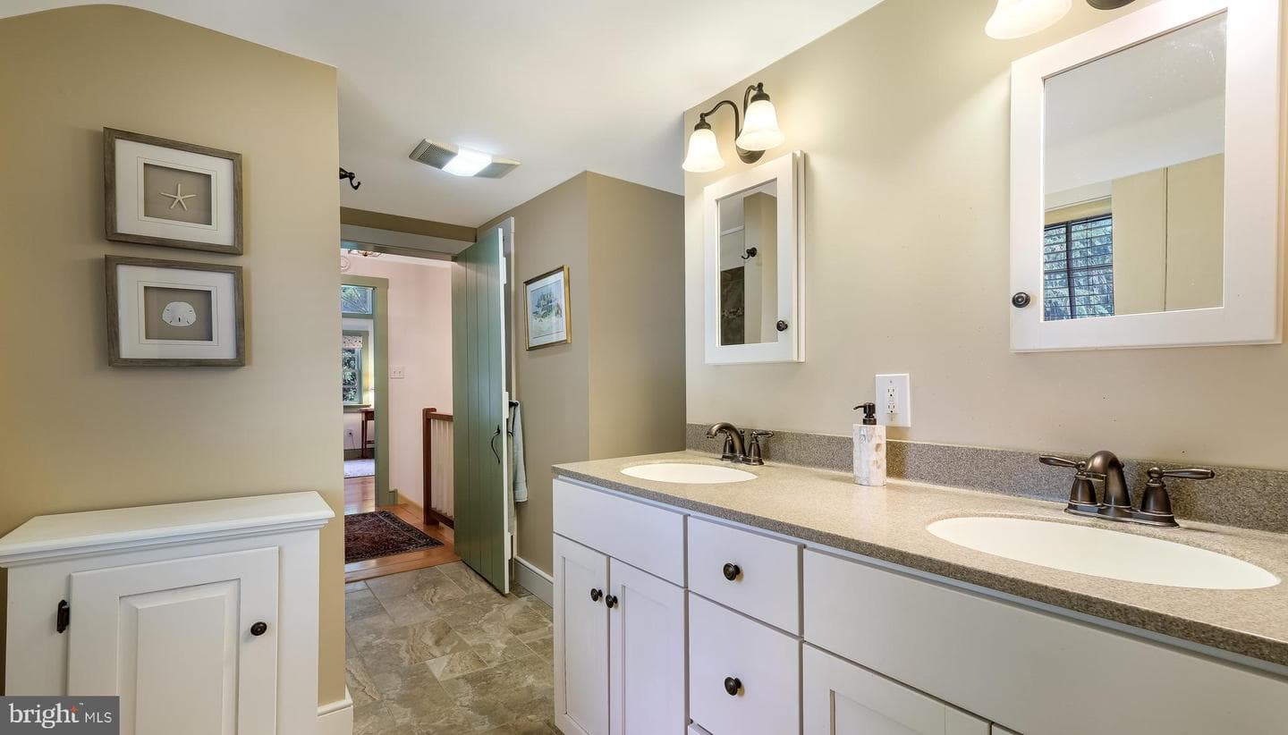 208 Hurley Road photo 24