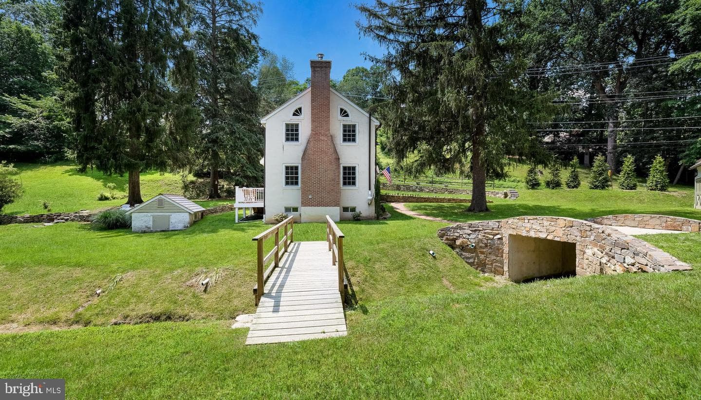 208 Hurley Road photo 31
