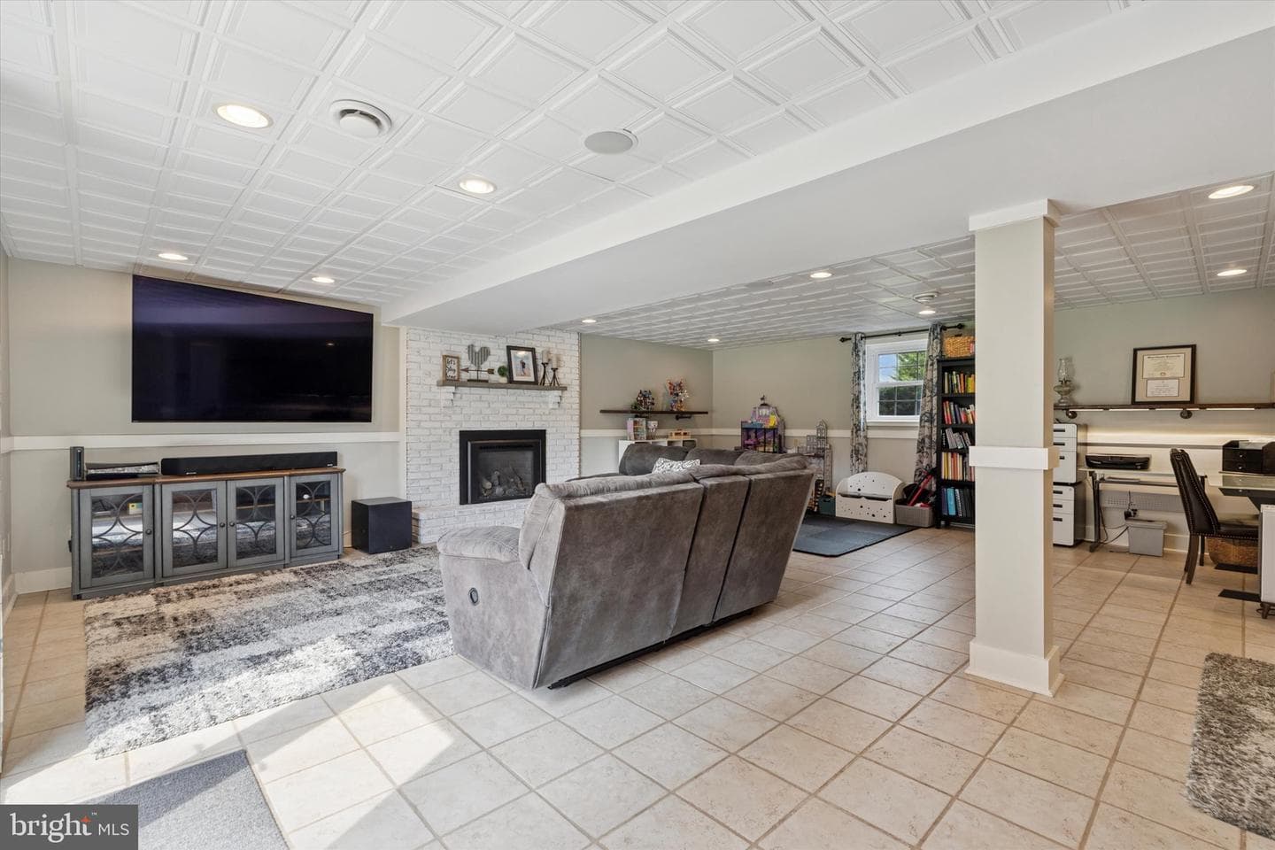 1232 W Bridge Street photo 18