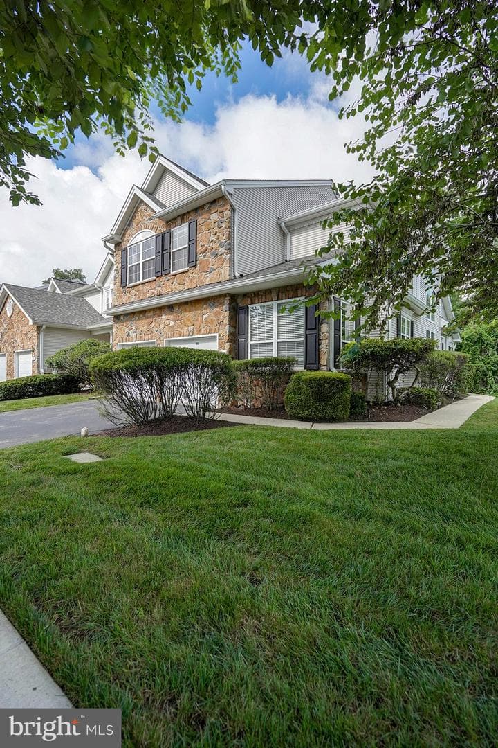100 Forelock Court photo 4