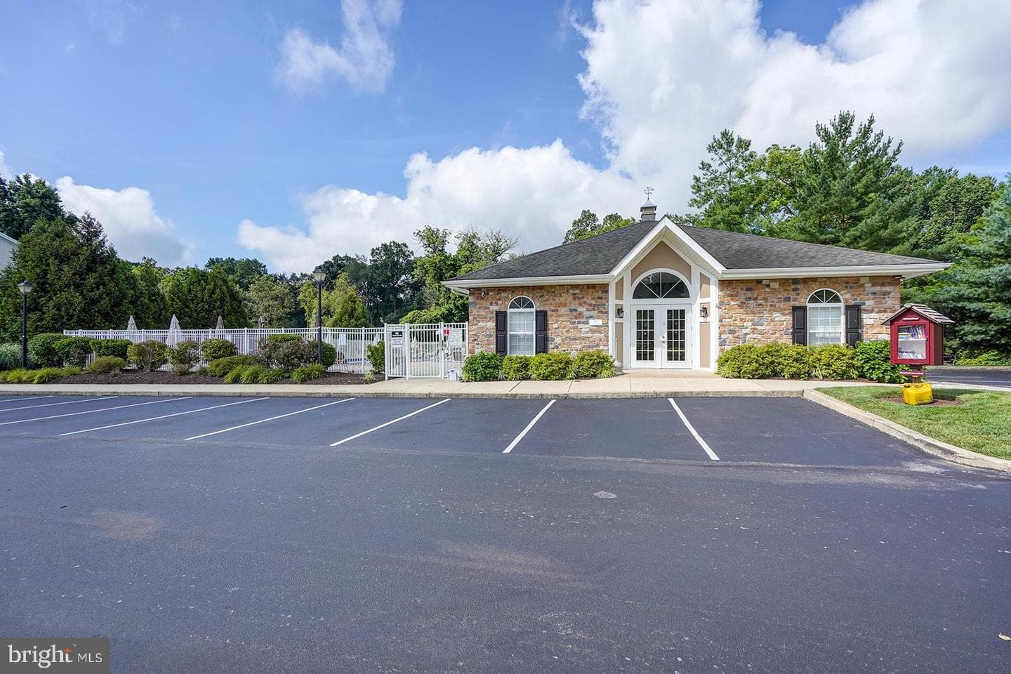 100 Forelock Court photo 47