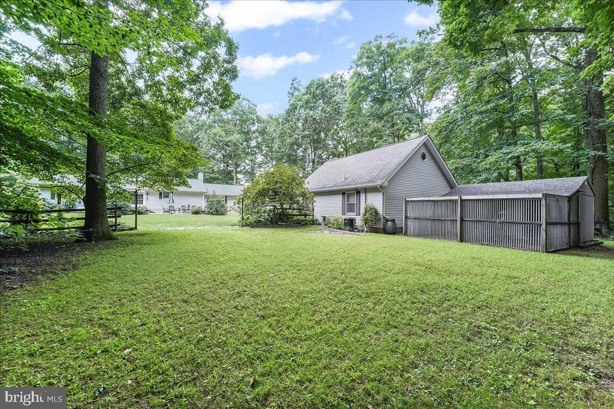 372 Hipkins Road photo 42