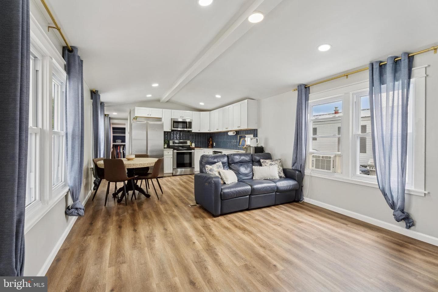 828 Aspen Avenue photo 4