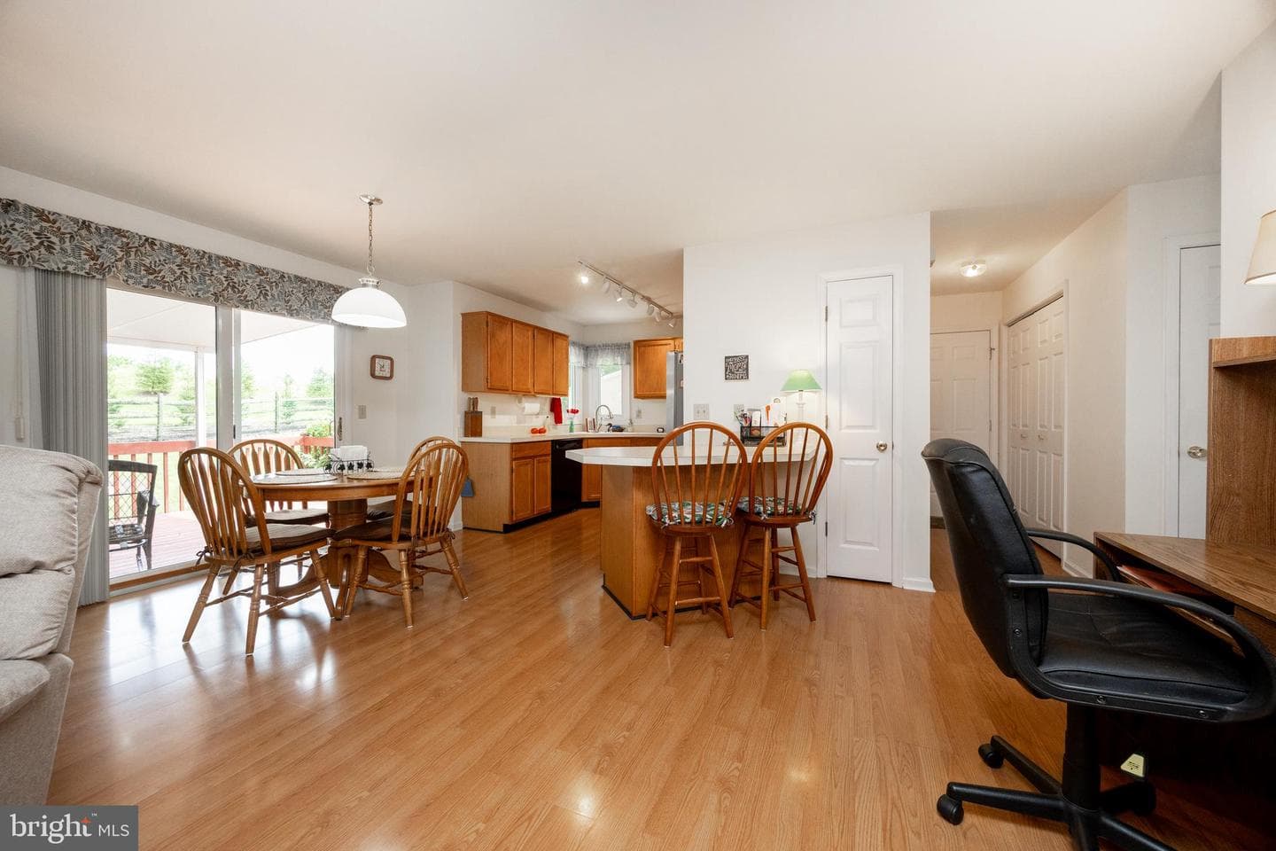 28 Northfield Drive photo 5