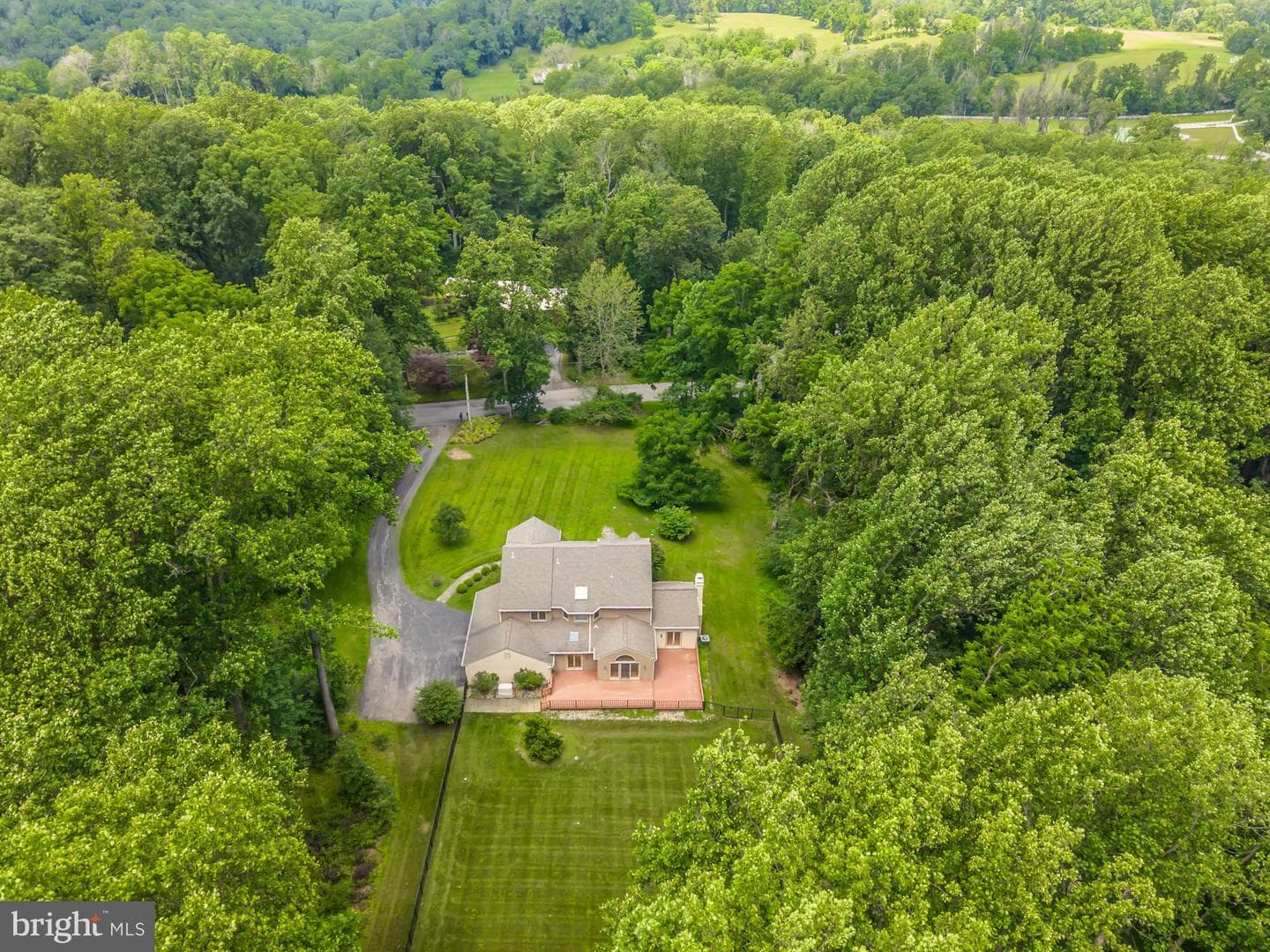 1024 Tinkerhill Lane photo 3