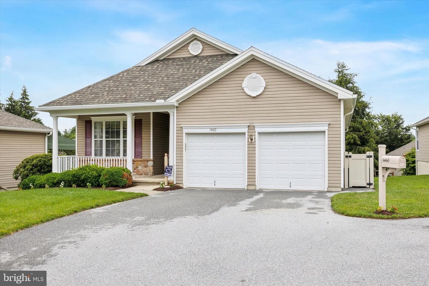 1460 Quaker Ridge #1460 photo 2