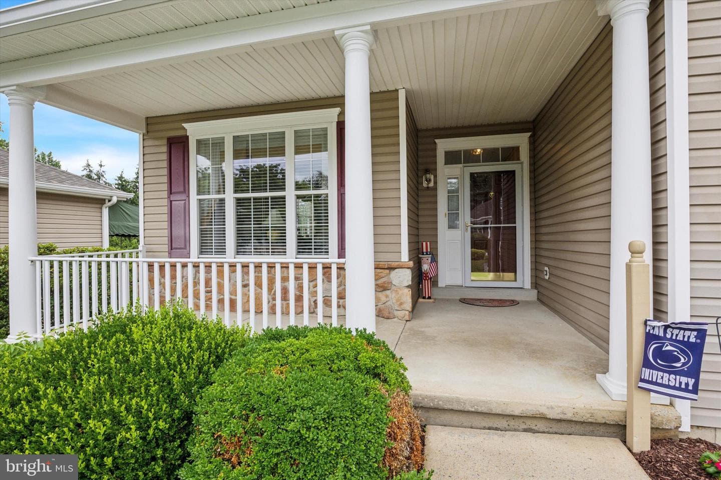 1460 Quaker Ridge #1460 photo 3