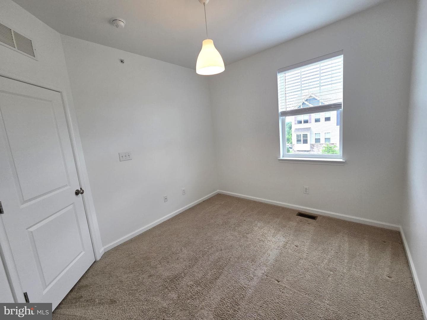 320 Dawson Place photo 32