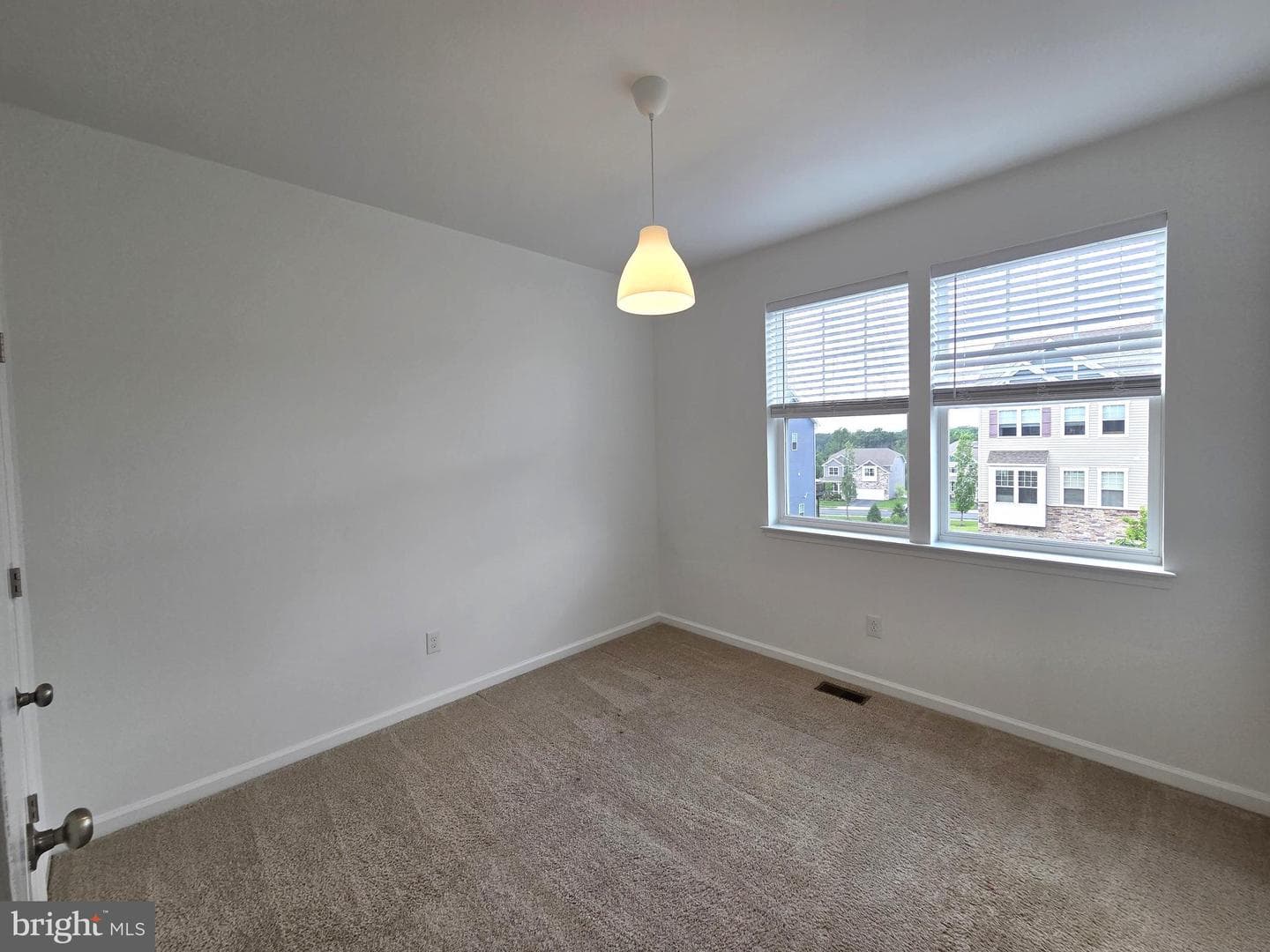 320 Dawson Place photo 33