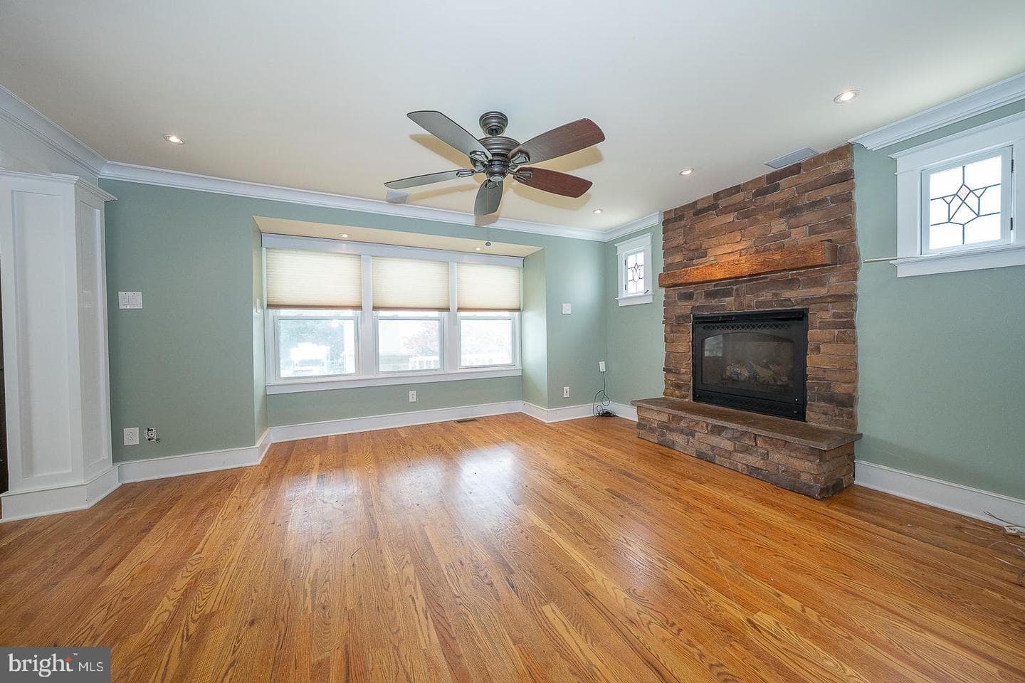 12 Summit Avenue photo 3