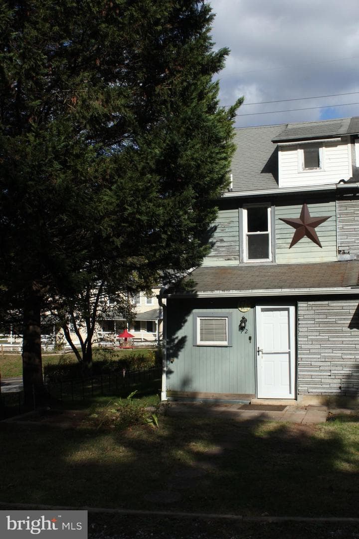 72 Sproul Road photo 29