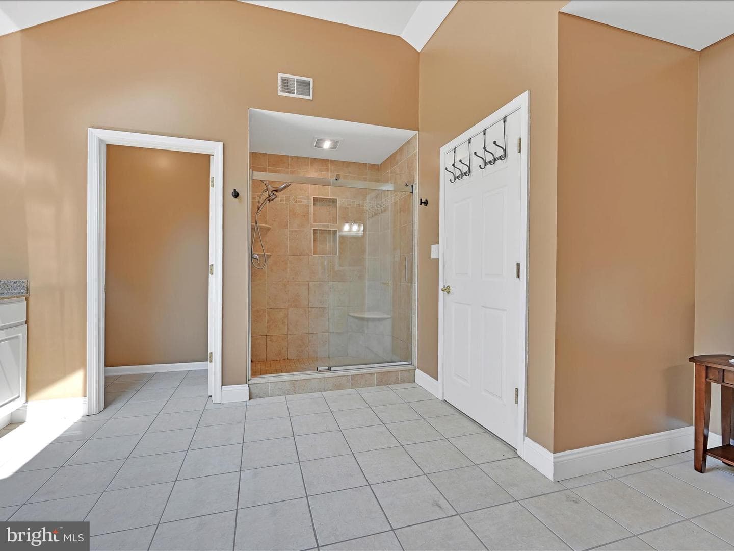 1124 Grove Road photo 22