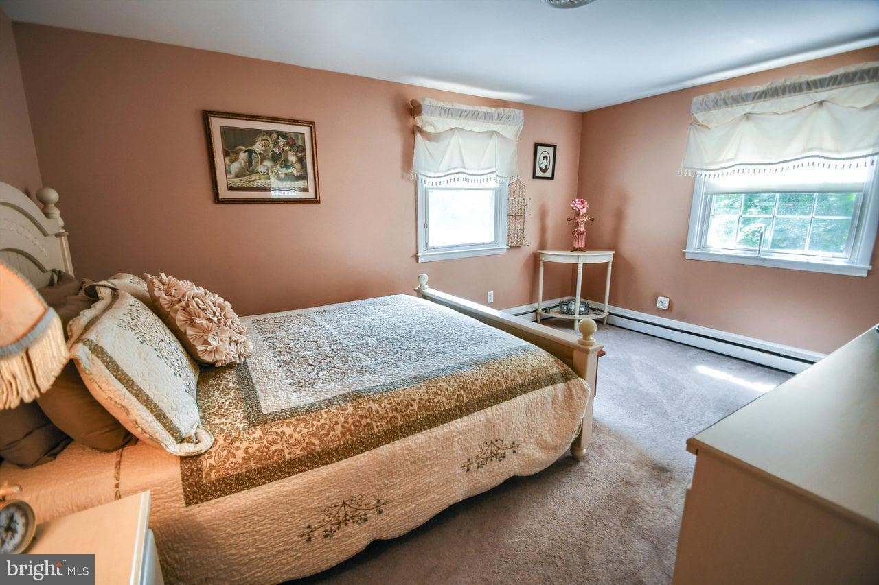 401 Leslie Lane photo 23
