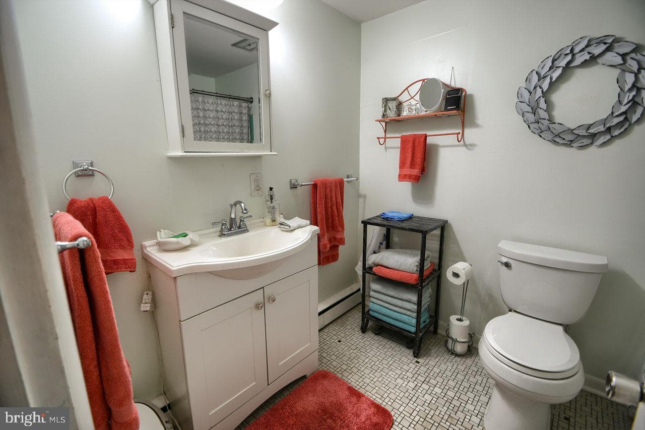 401 Leslie Lane photo 24