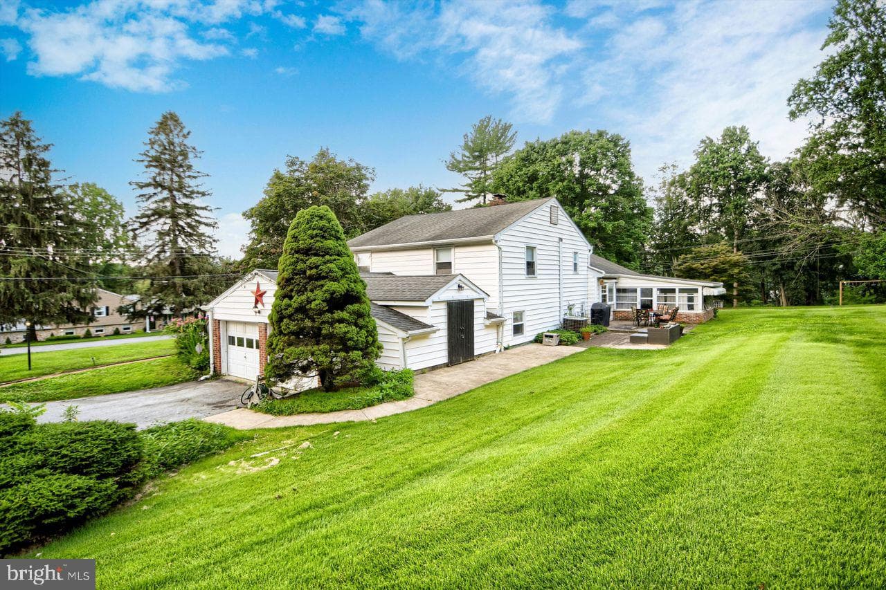 401 Leslie Lane photo 3