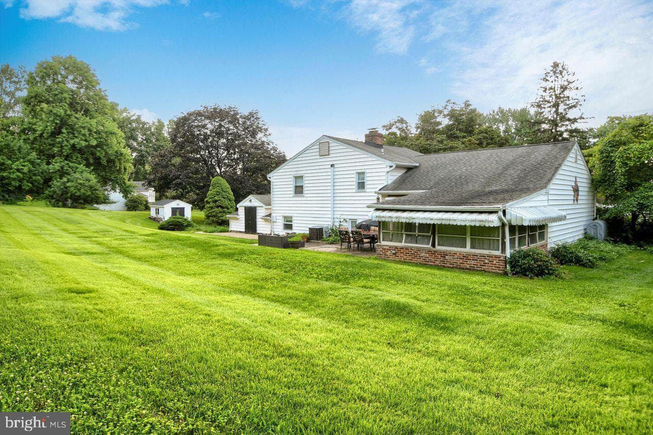 401 Leslie Lane photo 30