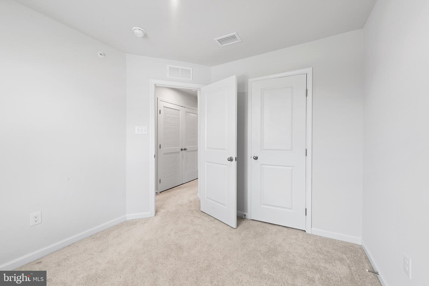 150 Hamilton Lane photo 14