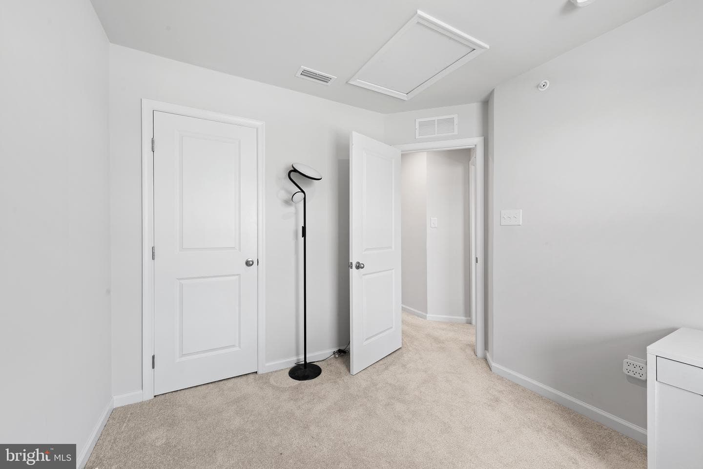 150 Hamilton Lane photo 17