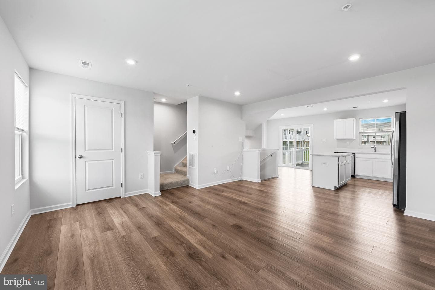 150 Hamilton Lane photo 3