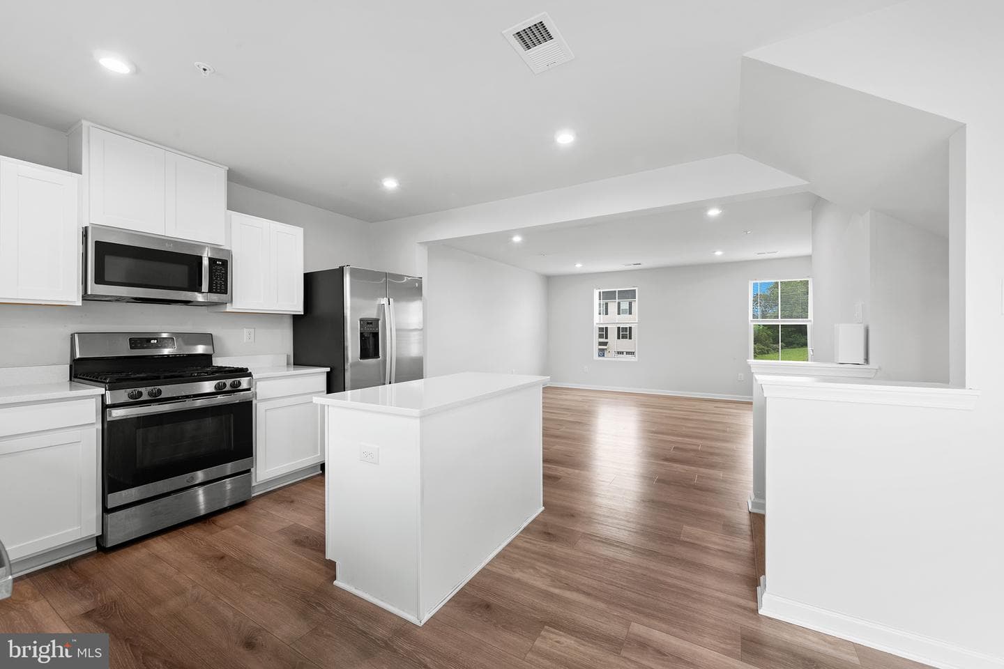 150 Hamilton Lane photo 7