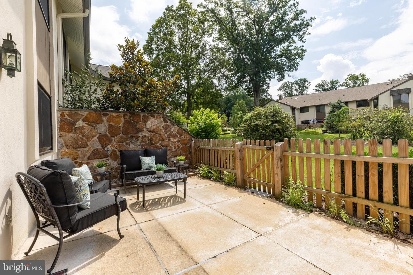 77 Oak Knoll Drive photo 18
