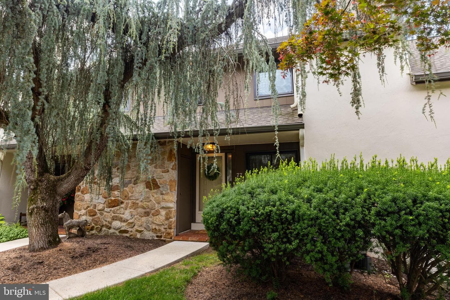 77 Oak Knoll Drive photo 2