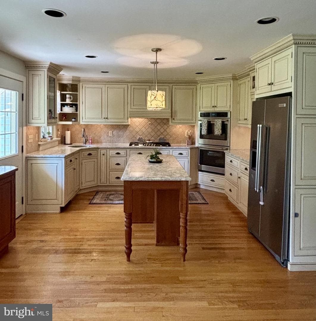 809 General Sterling Drive photo 6