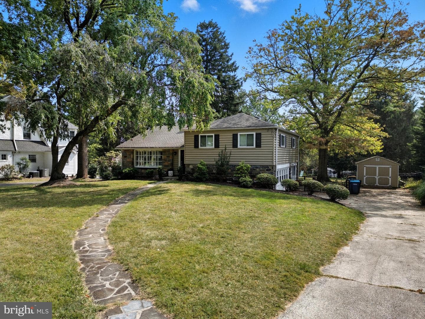 328 W Conestoga Road photo 32