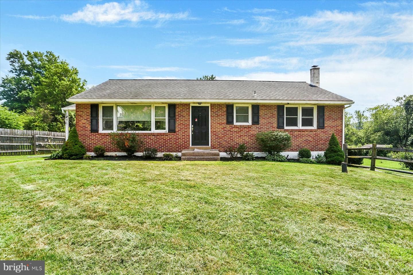 1580 Franklin Drive photo 2
