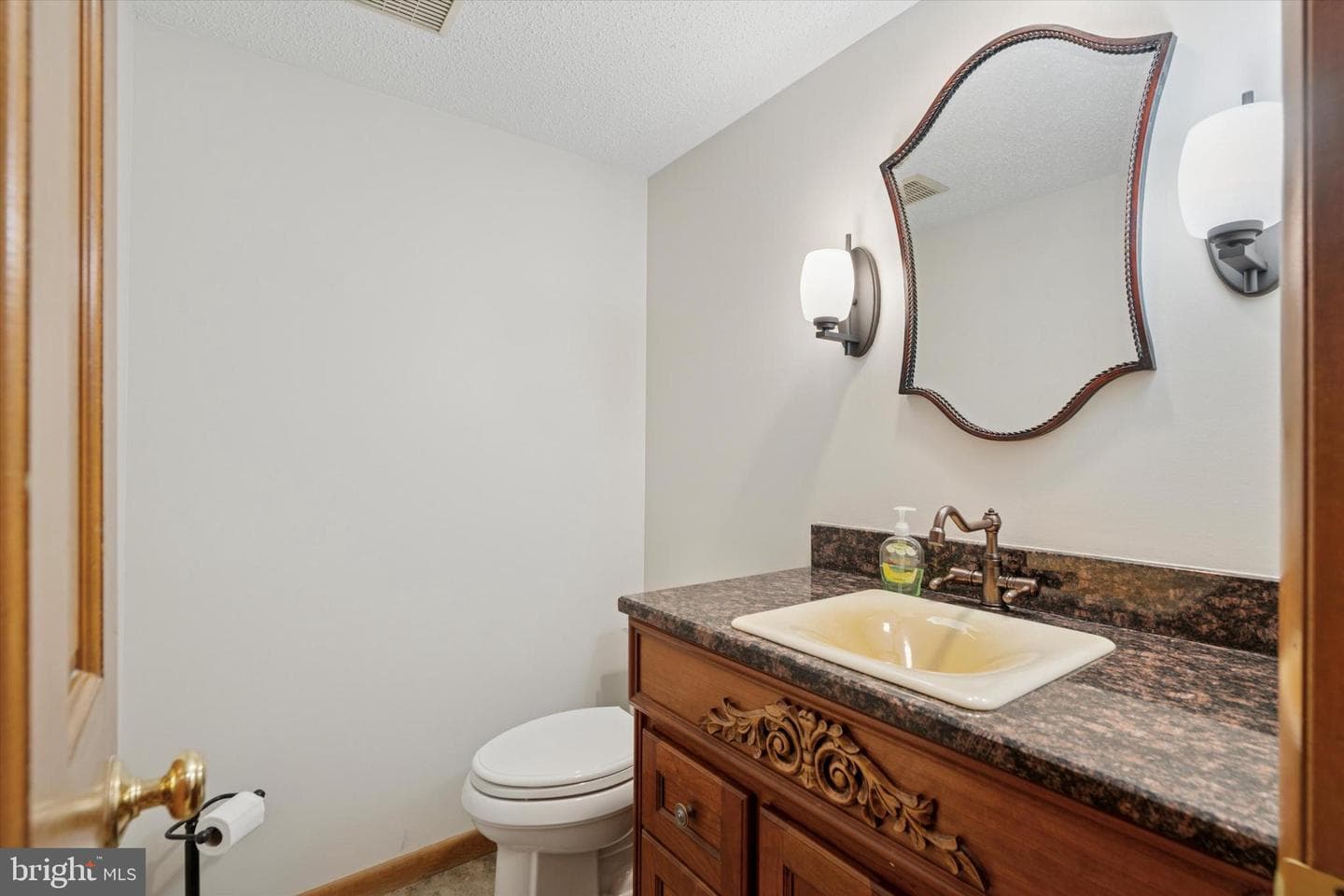 1076 Heartsease Drive photo 12