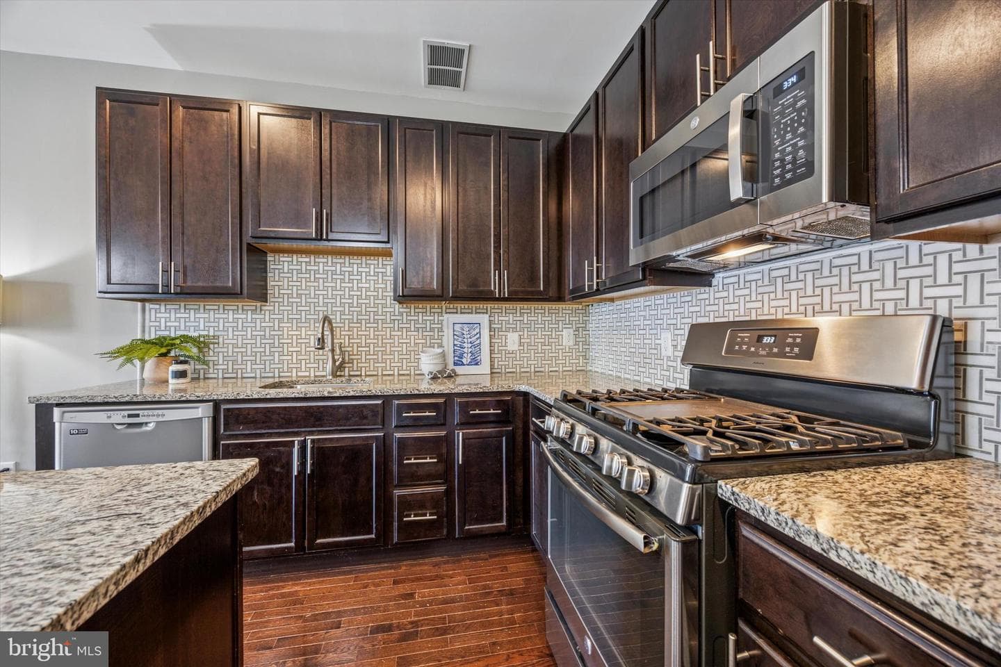 138 Justin Drive photo 8