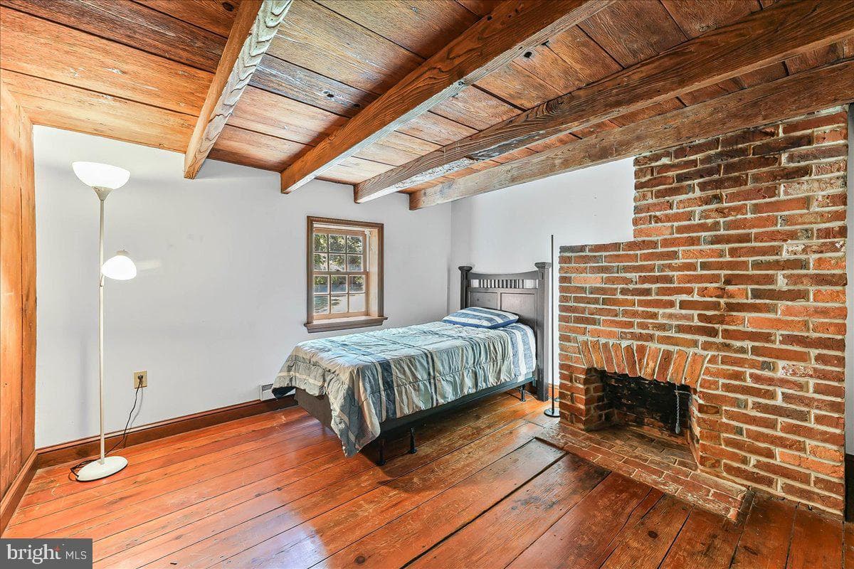 72 E Highland Road photo 24